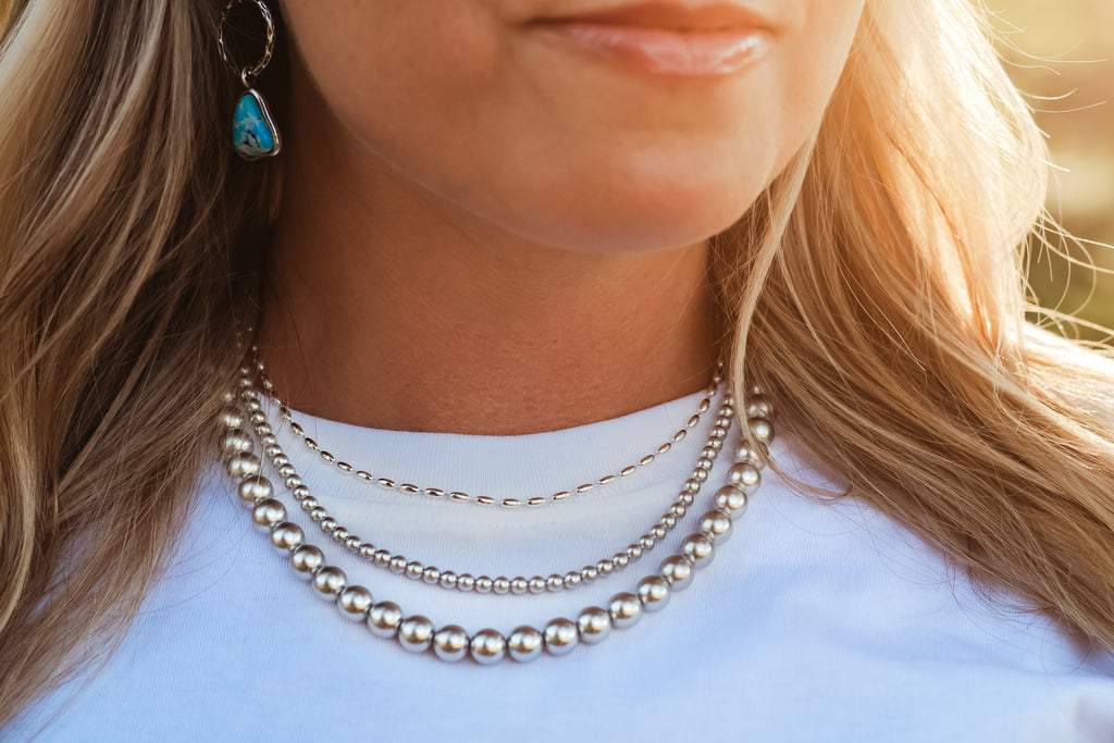 Silver Spur Layered Necklace Set